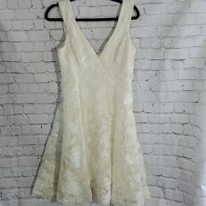 DRESS THE POPULATION Lace Dress